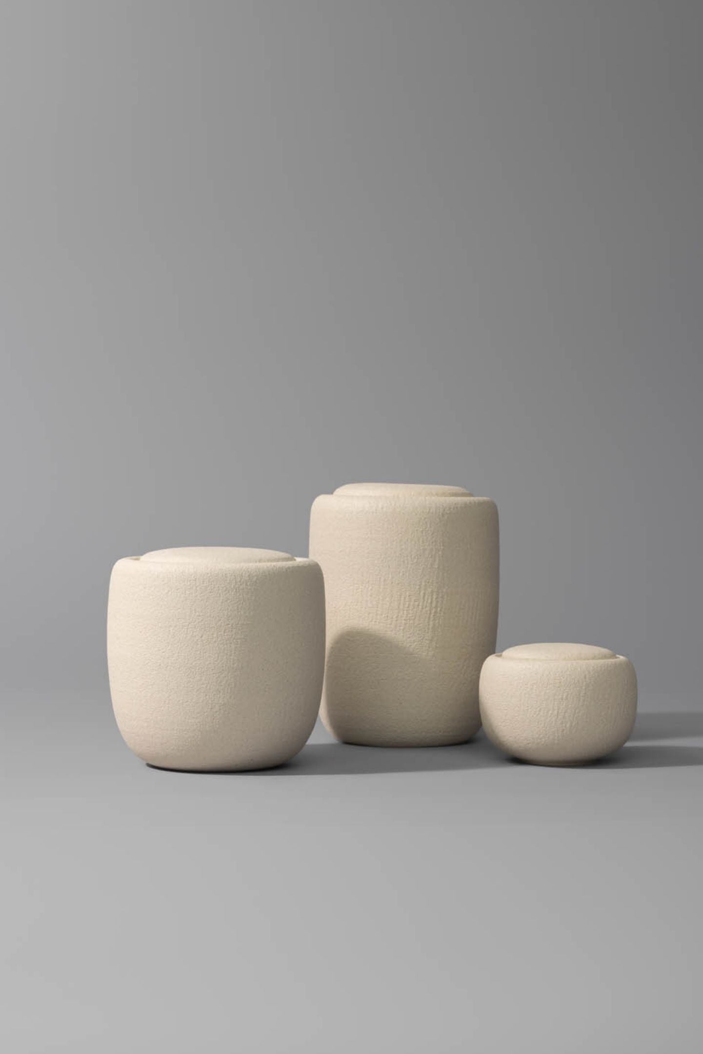 The soft, gentleness of the Vela cremation urns make them a perfect tribute in a modern home.